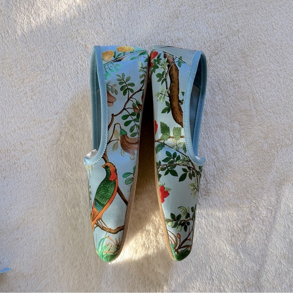 NWT Authentic Gucci Printed Satin Voyage Flat Sandals Multi-Blue 38 - Picture 2 of 6
